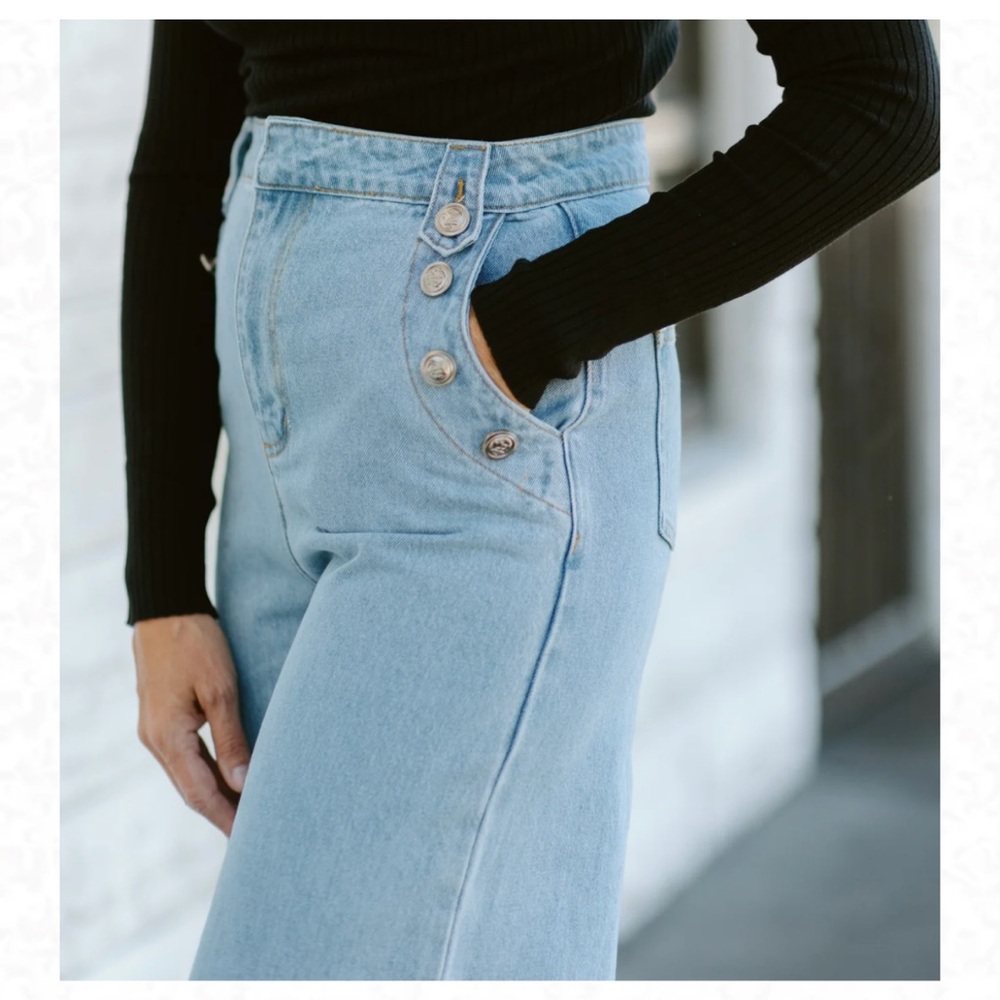 Chic wide leg Sailor style pants